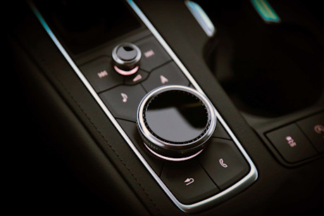 Editorial 2019 cadillac xt4 awd sport 27 ts