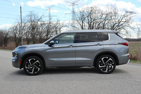 Editorial 2024 mitsubishi outlander phev gt premium 20