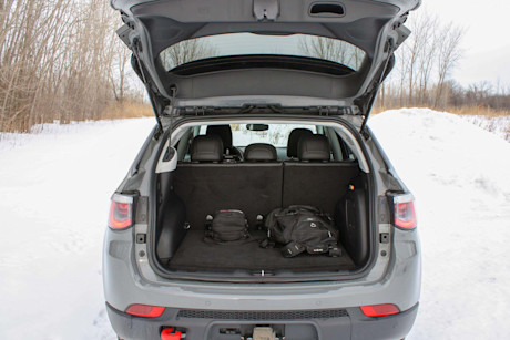 Editorial 2020 jeep compass trailhawk 26 db fr