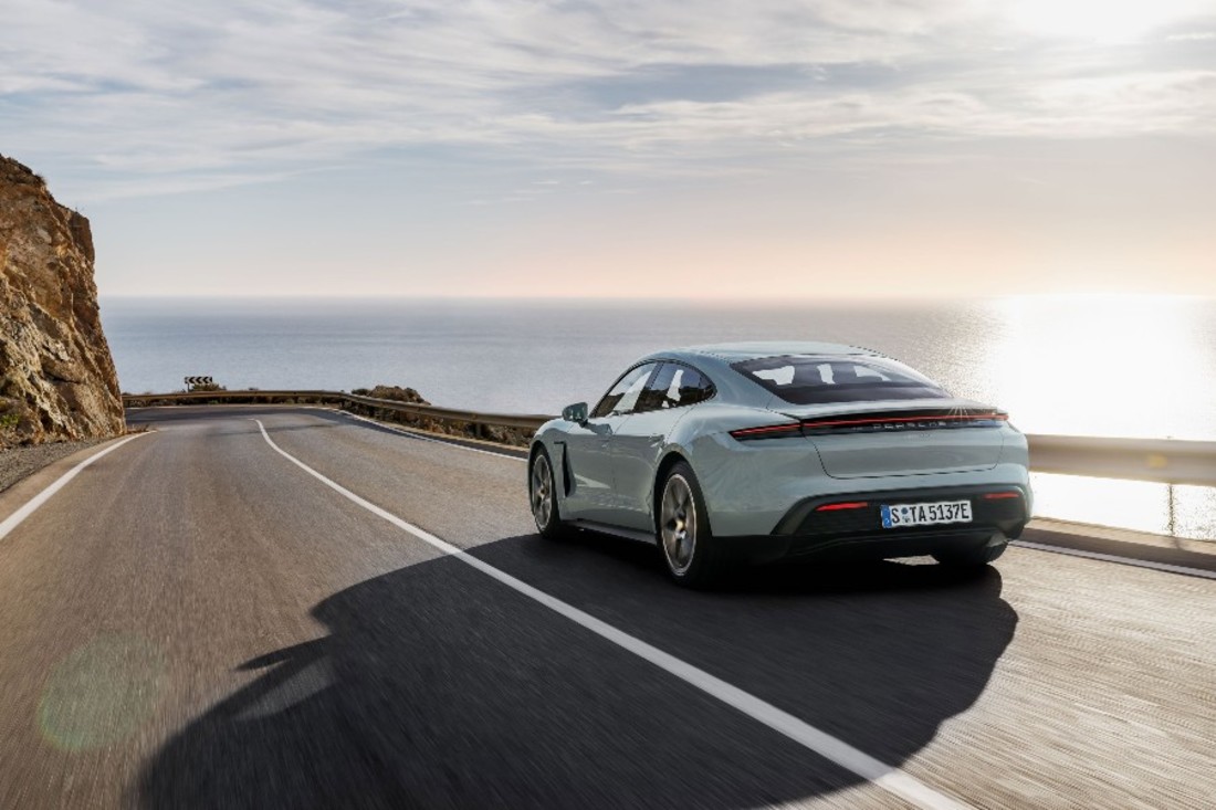 porsche-taycan-2024.electrico.jpg