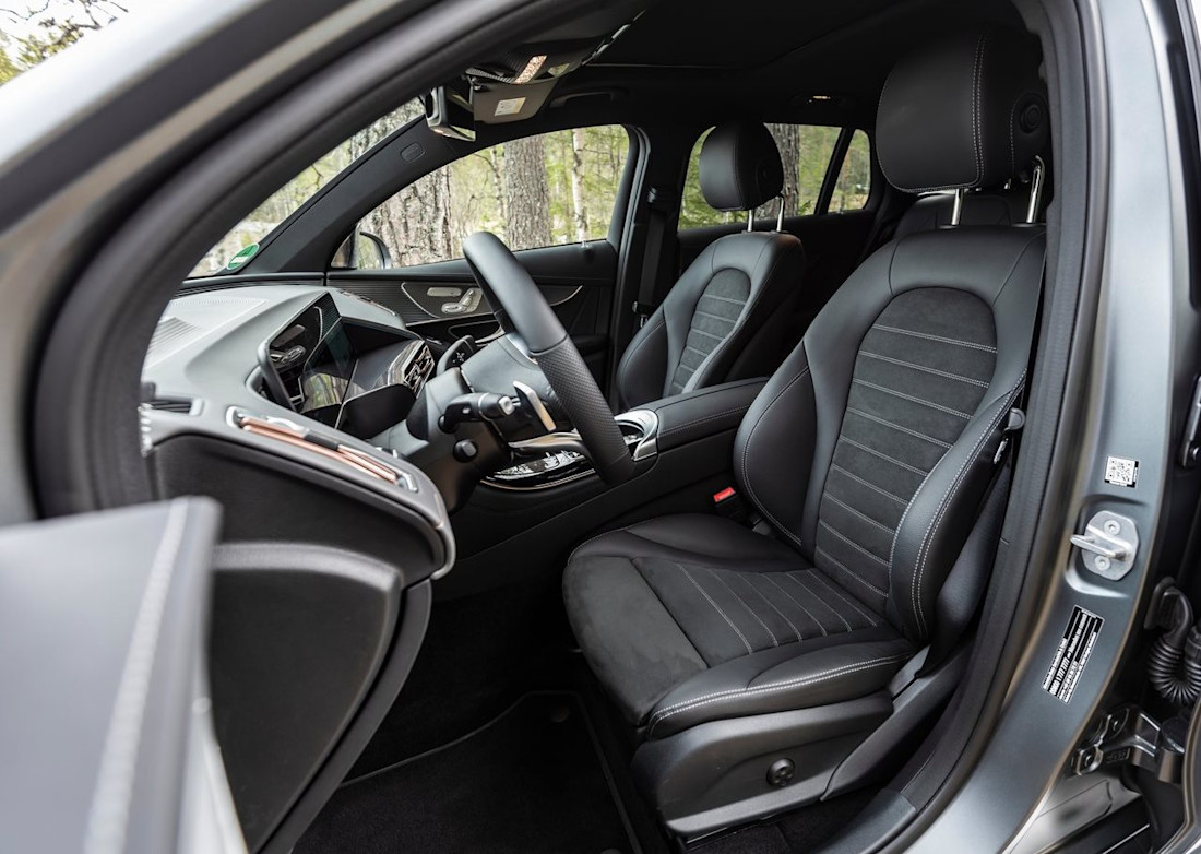 Mercedes-Benz-EQC-2020-1280-b3.jpg