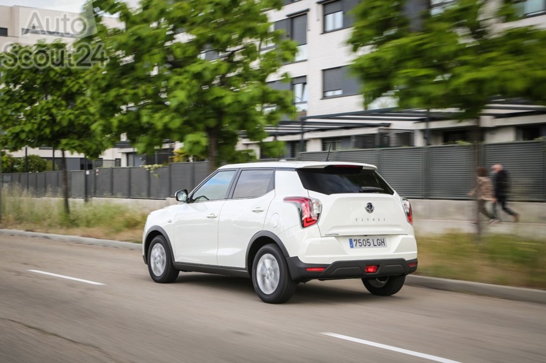 ssangyong tivoli glp 128 cv (8).jpg