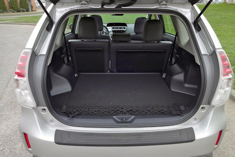 Editorial 2015 toyota prius v sh 23