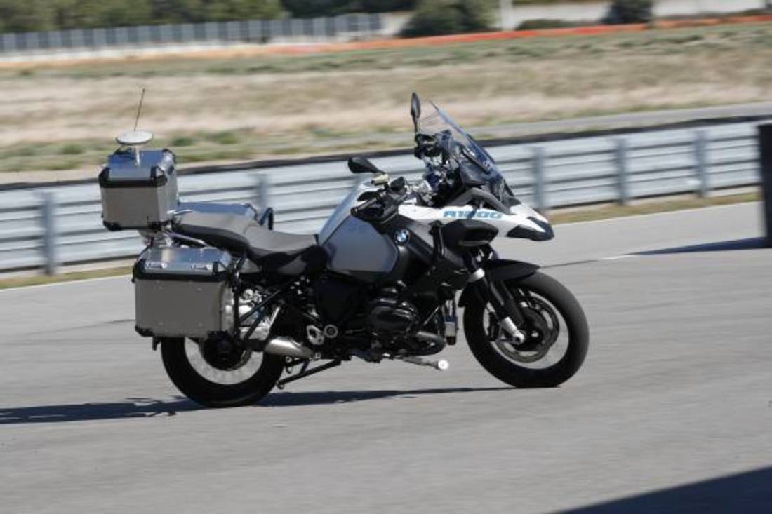 Moto o scooter: differenze, quale scegliere