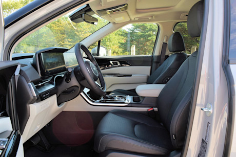 Editorial 2024 kia carnival sx td 240216 15 sha