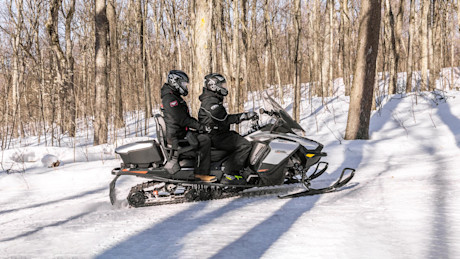 Editorial snowmobiling 101 07 dw