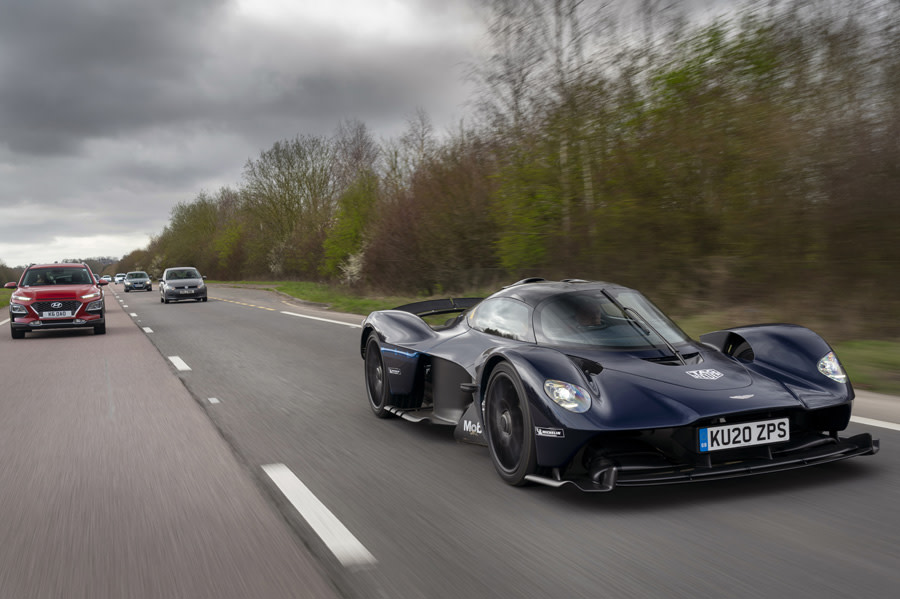 Aston_Martin_Valkyrie_1-jpg.jpg