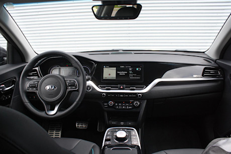 Editorial 2020 kia niro ev sx touring 25 db fr