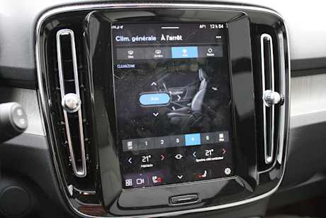Volvo EX30 2025 vs Volvo EX40 2025 – Quel est le meilleur choix pour vous? Body Image