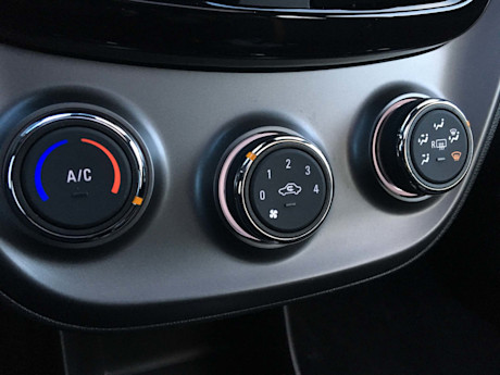 Essai hivernal : Chevrolet Spark 2LT 2019 Body Image