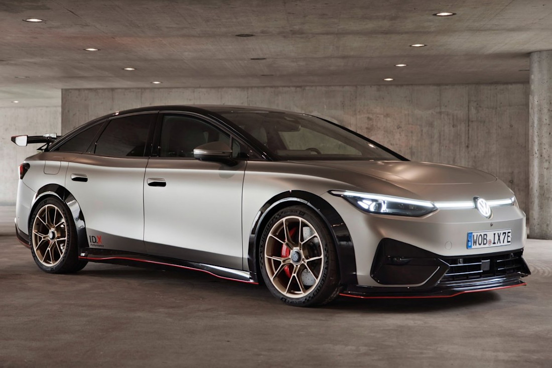 Volkswagen-ID.X_Performance_Concept-2023-1280-01.jpg