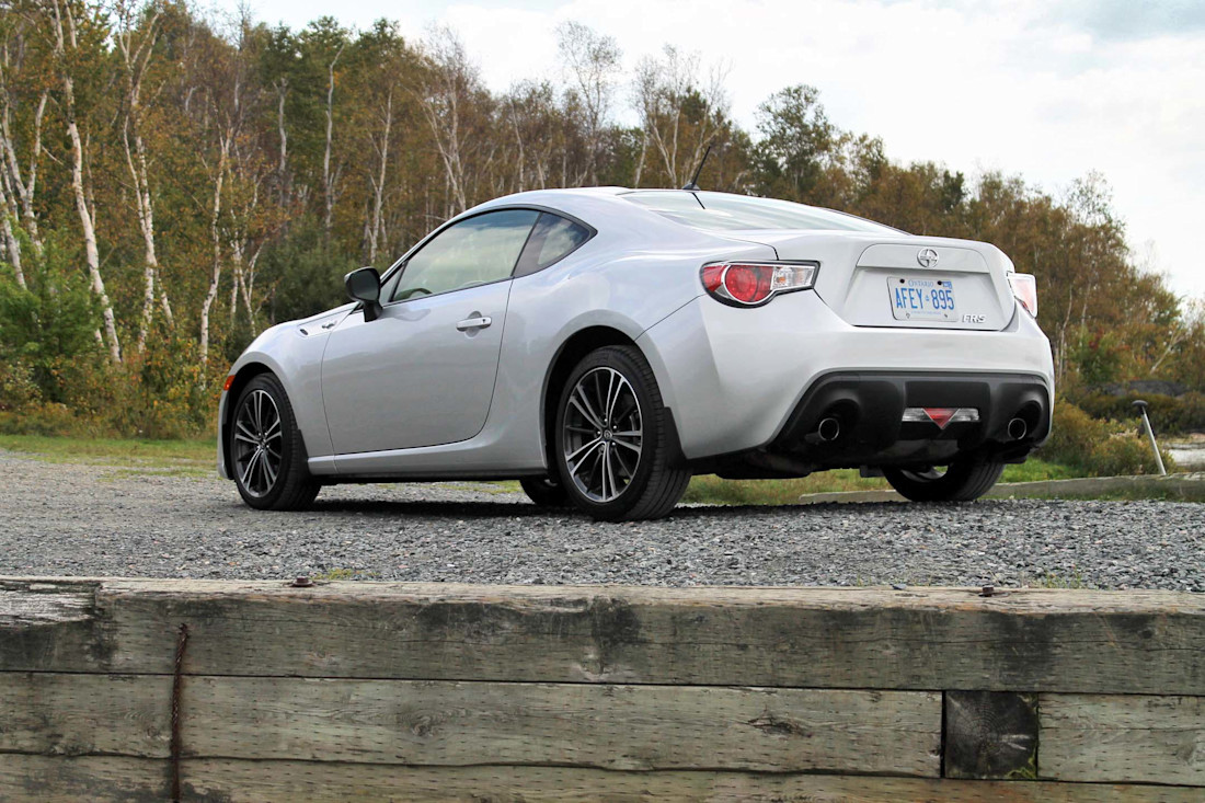 Editorial 2013 scion fr s 01 jp