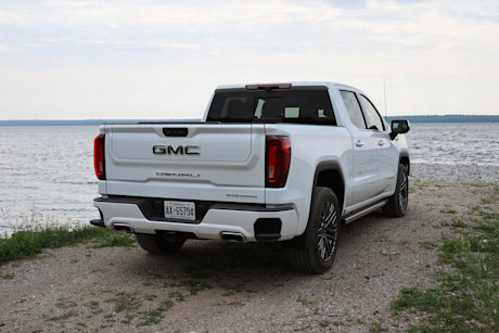 Editorial 2022 gmc sierra denali ultimate 07 jm