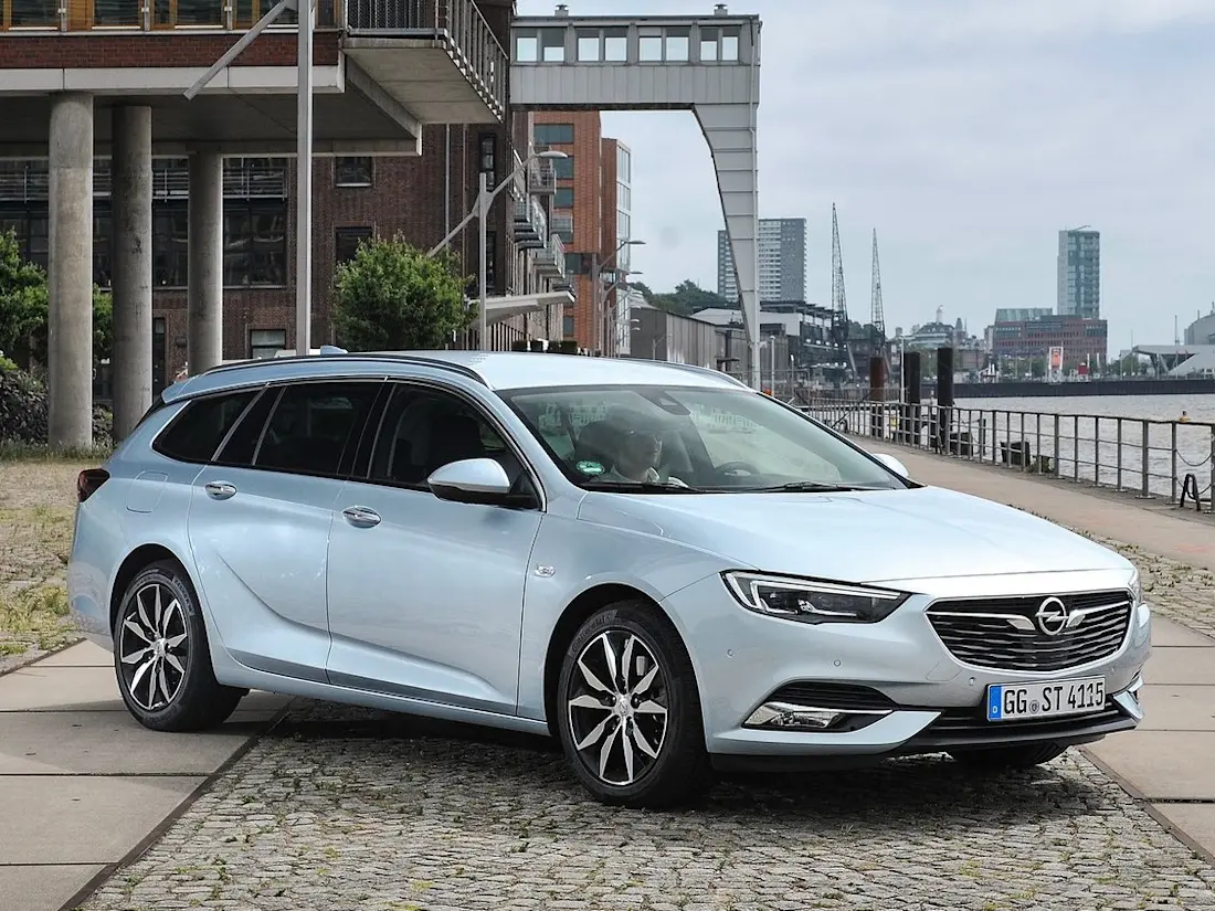 Opel-Insignia Sports Tourer-2018-1280-5abc69ad2d99b6a9ec44520f3044c1d39e