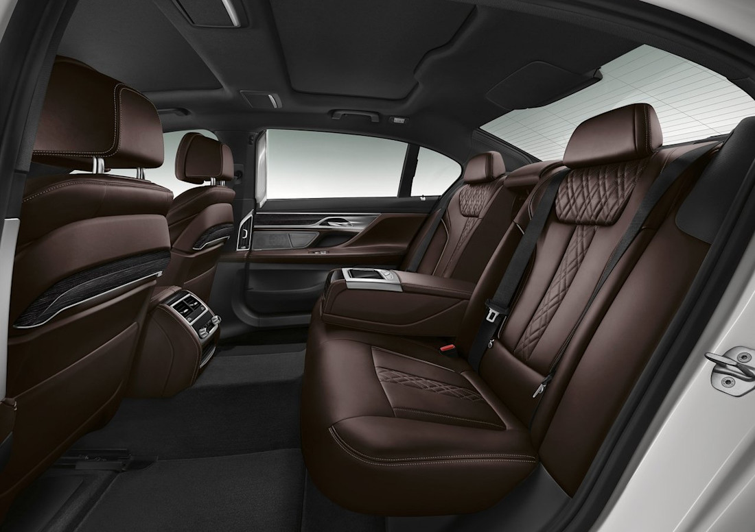 BMW-7-Series-2016 interior 2