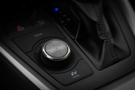 Editorial 2019 toyota rav4 hybrid limited 13 ts