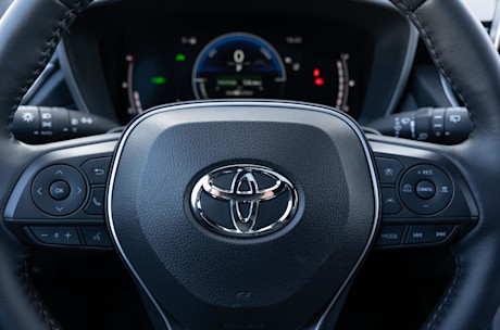 Editorial 2024 toyota corolla cross hybrid xse awd 240408 06 jw
