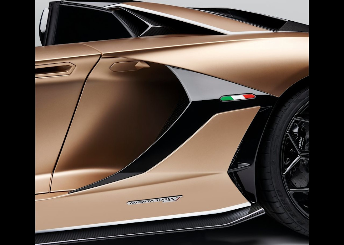 Lamborghini-Aventador_SVJ_Roadster-2020-1280-21.jpg