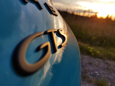 Editorial 2017 porsche 911 carrera 4 gts 19 jp