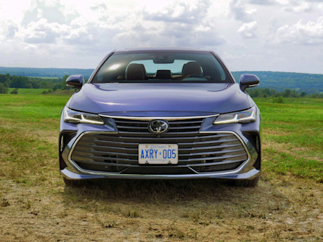 Editorial 2019 toyota avalon limited 01 bh