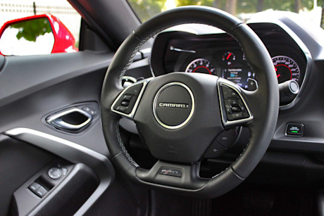 Editorial 2017 chevrolet camaro coupe 1lt 18 dh