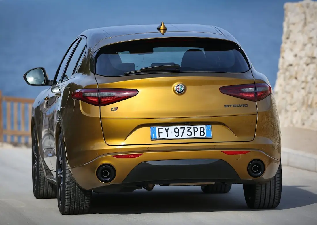 Alfa Romeo-Stelvio-2020-1280-0b