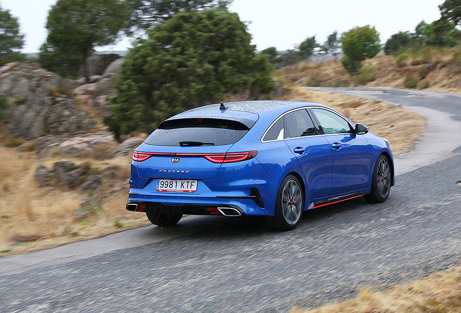 kia-proceed-gt (29).JPG
