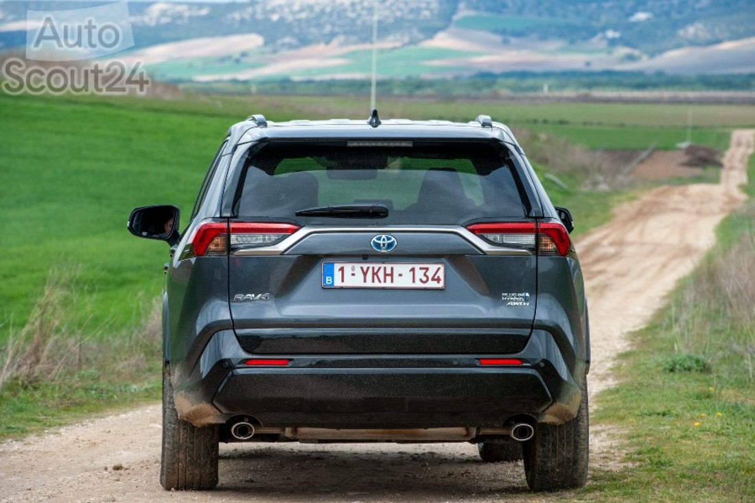 Toyota RAV4 Plug-in - Presentación Valladolid (41) (1).jpg