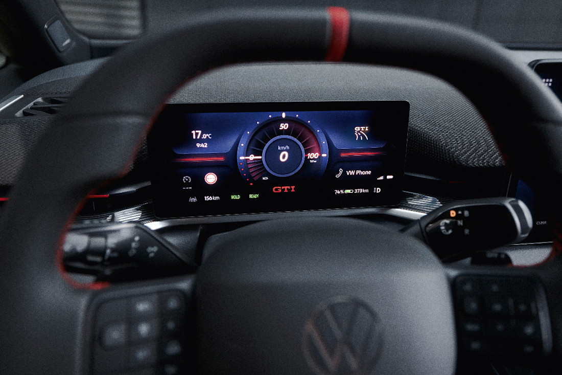 VOLKSWAGEN-ID-3-GTI-2026-INTERIOR (4).jpg