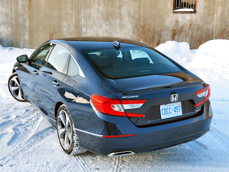 Editorial 2018 honda accord touring 06 bh