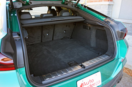 Editorial 2024 bmw x6 m60i xdrive td 231025 33 jl