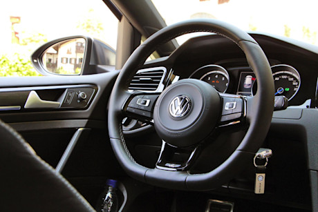 Editorial 2016 volkswagen golf r variant jy 42