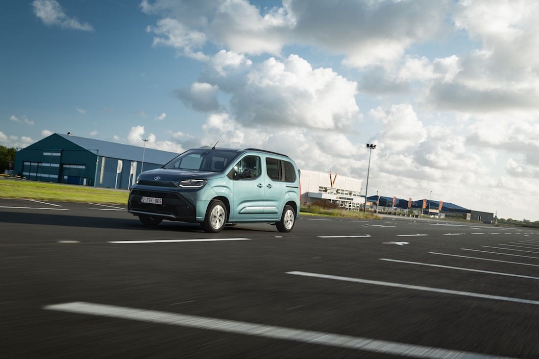 Essai : Toyota ProAce City Verso - 10 ans de garantie ! (2024)