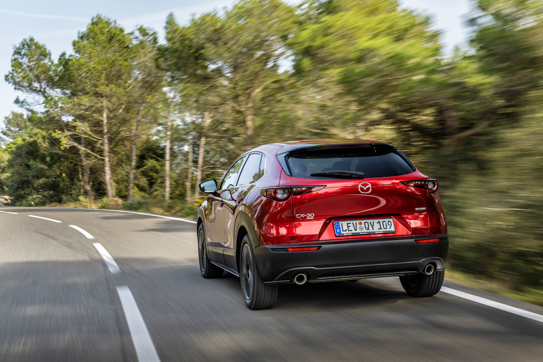 2022_mazda_cx-30_src_spain_act_52
