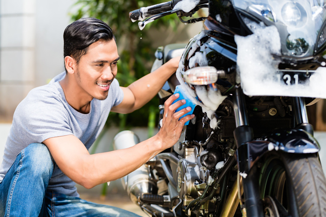 Motorrad-Kette richtig reinigen