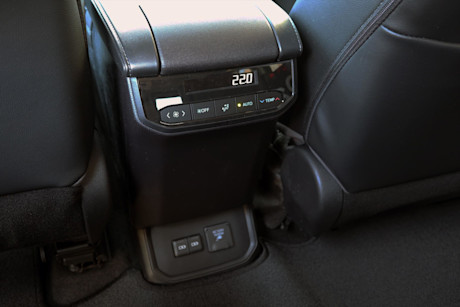 Editorial 2023 toyota highlander hybrid limited td 230721 42 jm