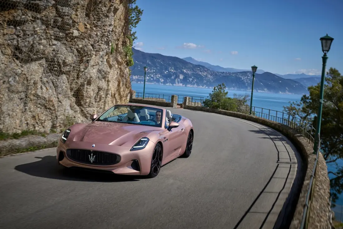 Maserati-GranCabrio-Folgore-2024-deportivo-electrico (7) Maserati-GranCabrio-Folgore-2024-deportivo-electrico (7)