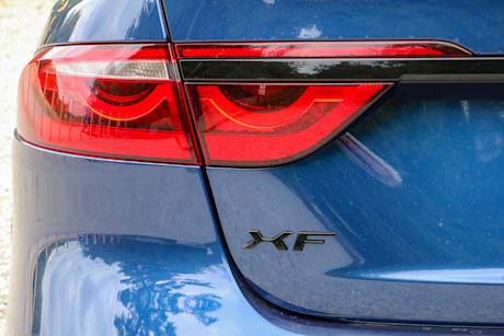 Editorial 2021 jaguar xf p300 r dynamic 15 jm