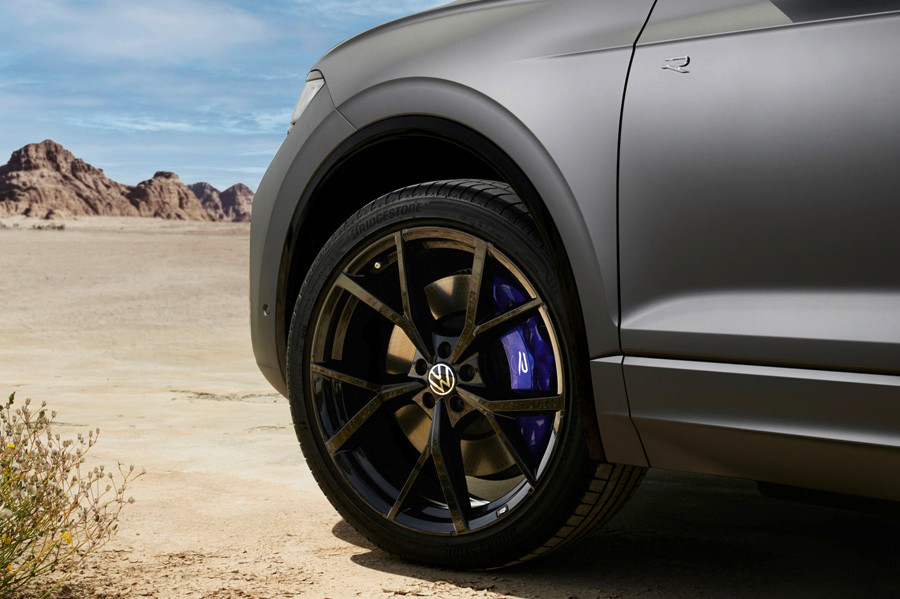volkswagen touareg R eHybrid 2024 (4).jpg