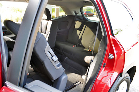Editorial 06 2020 subaru ascent convenience 12 mb