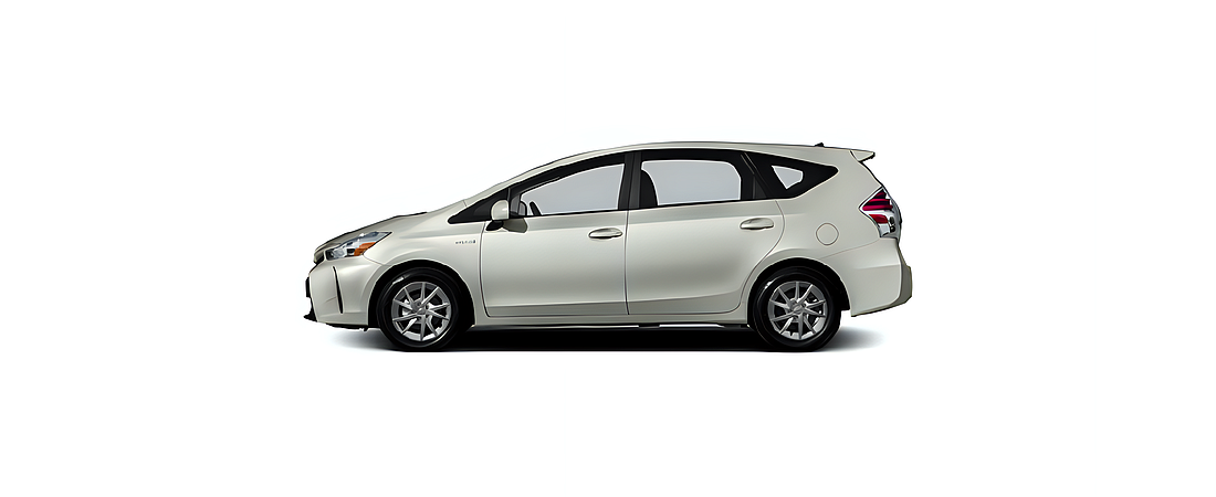 Toyota Prius v 2017 3
