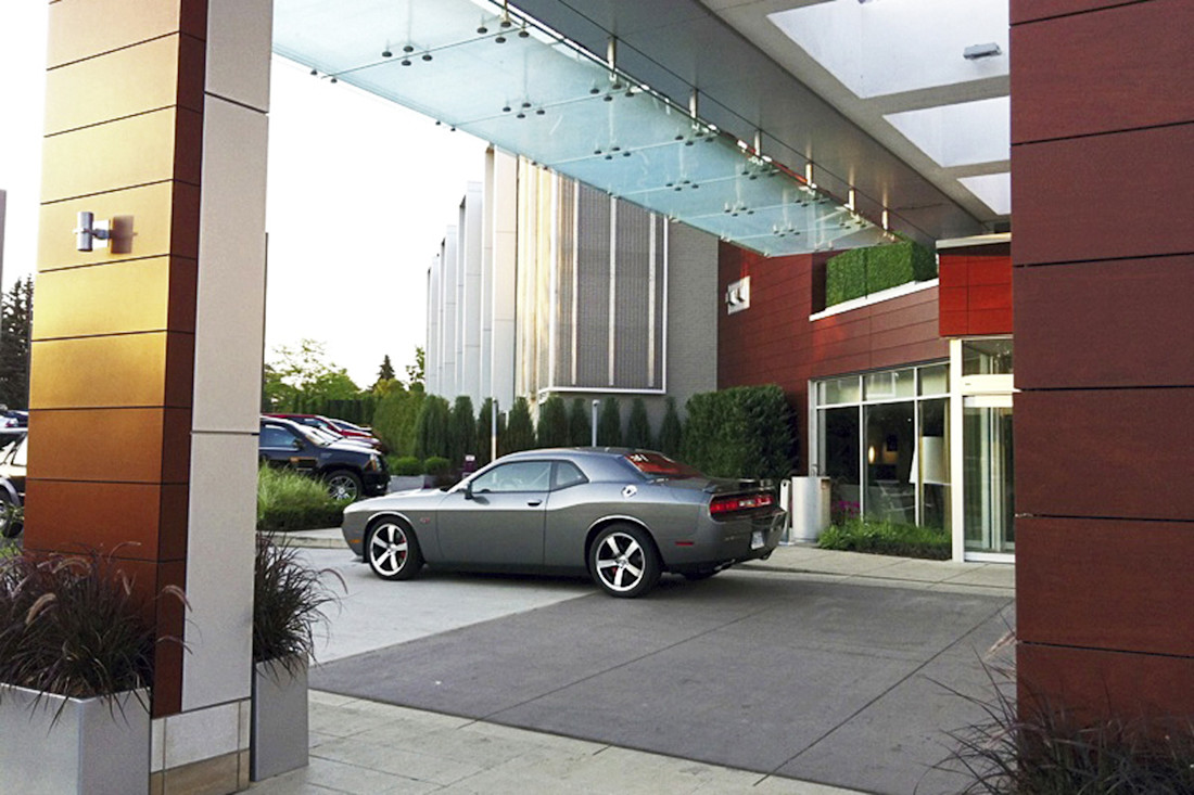 Editorial 03 jy 2012 dodge challenger srt8 392