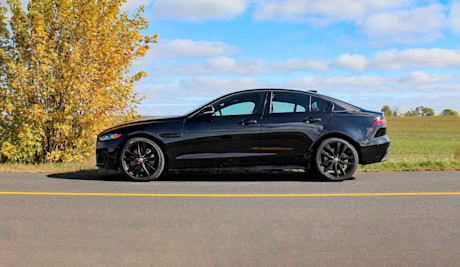 Editorial 2020 jaguar xe p300 r dynamic 04 pb