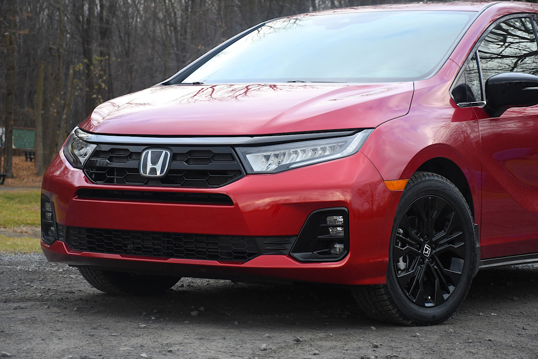 Honda Odyssey Black Edition 2025 : essai routier Body Image