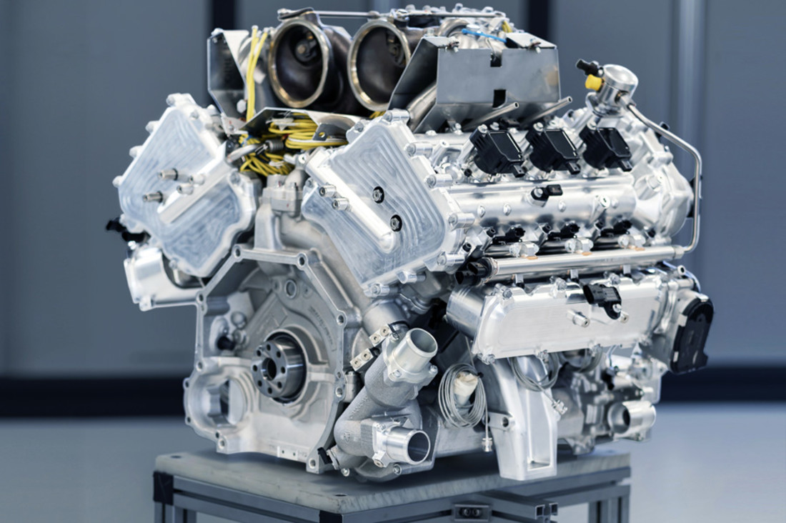 New_Aston_Martin_V6_Engine_2-jpg.jpg