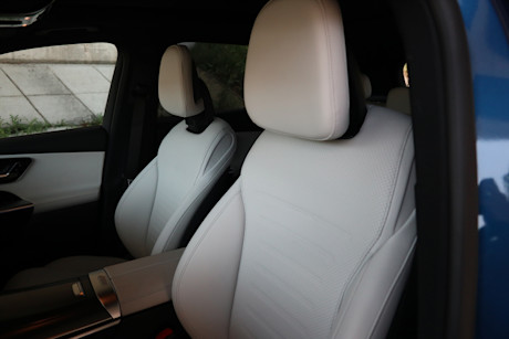 2025 Mercedes-Benz GLC 350e Review Image