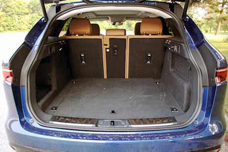 Editorial 2021 jaguar f pace s p250 12 sha