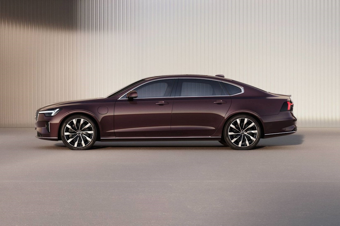 volvo-s90-2025 (1).jpg