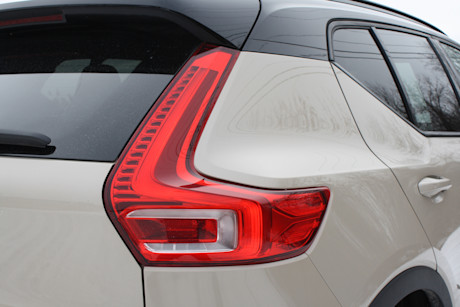 Volvo EX30 2025 vs Volvo EX40 2025 – Quel est le meilleur choix pour vous? Image