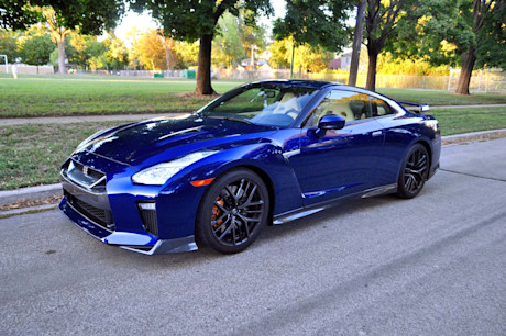 Editorial 2017 nissan gt r 03 mb